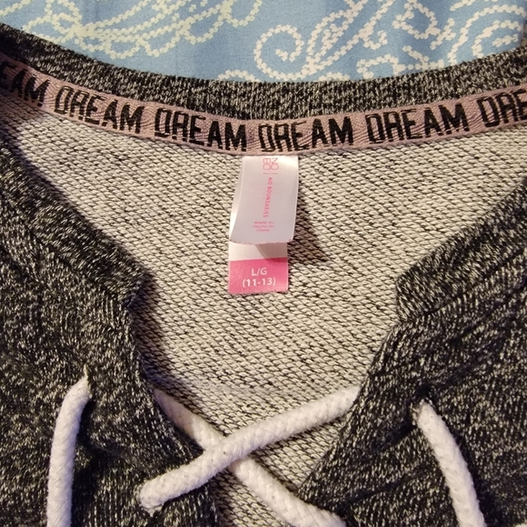 No boundaries shirt - Picture 2 of 2